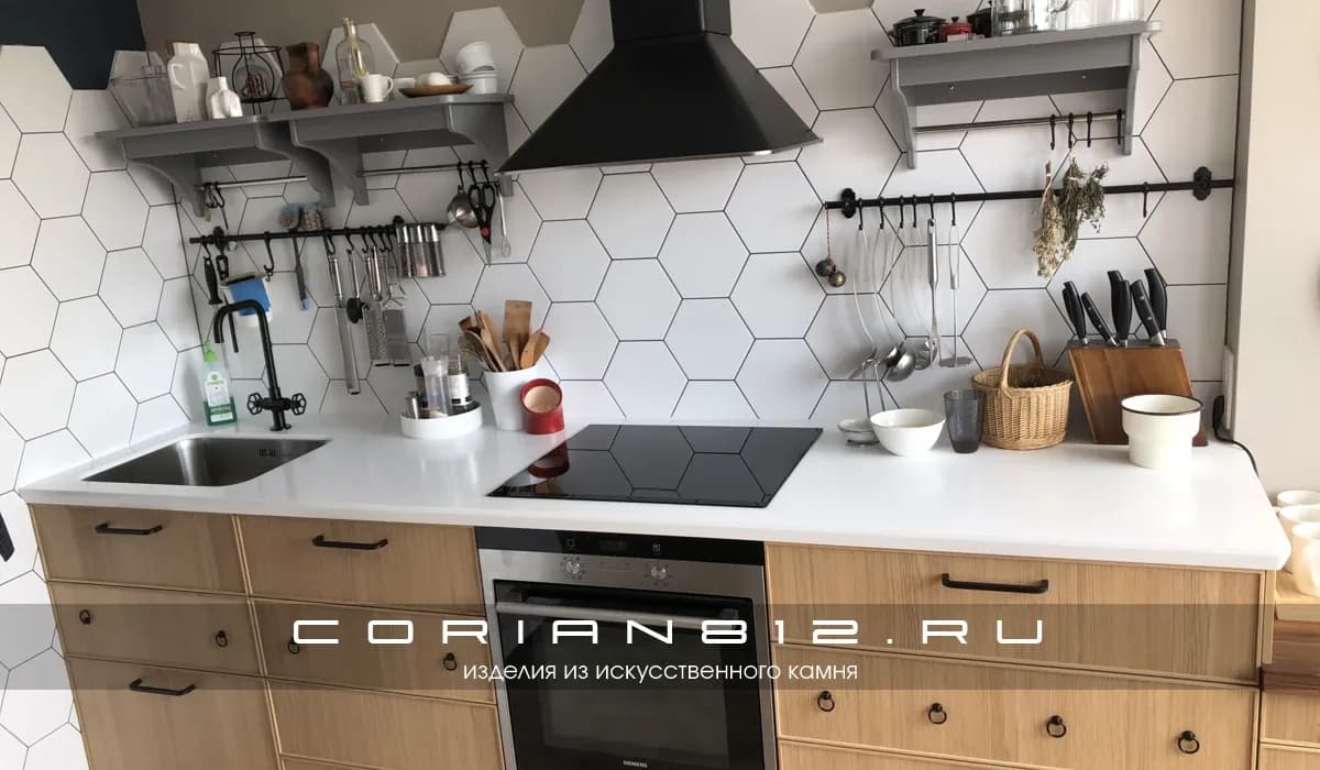 Прямая белая столешница из искусственного камня на заказ