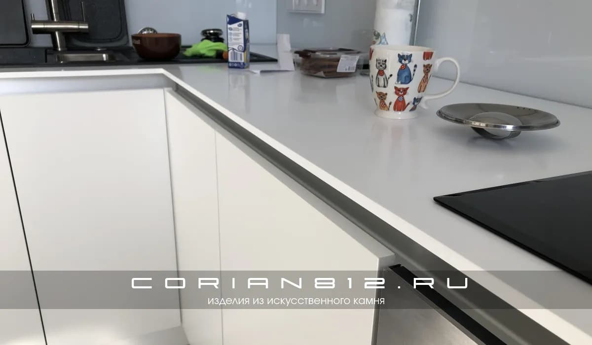 Тонкая столешница из искусственного камня